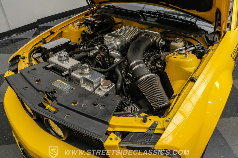 2005 Ford Mustang 37