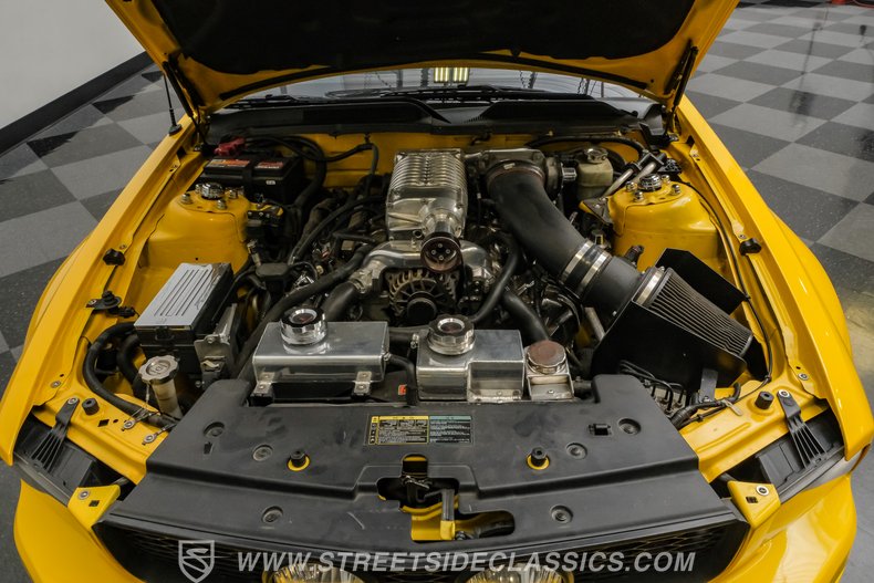 2005 Ford Mustang 38
