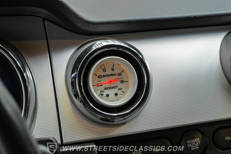2005 Ford Mustang 54