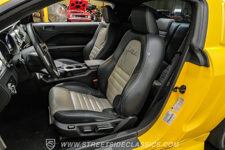 2005 Ford Mustang 66