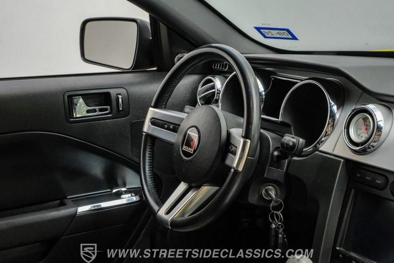 2005 Ford Mustang 73