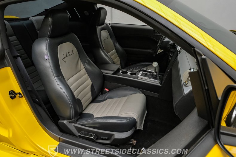 2005 Ford Mustang 69