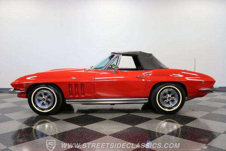 1965 Chevrolet Corvette 24