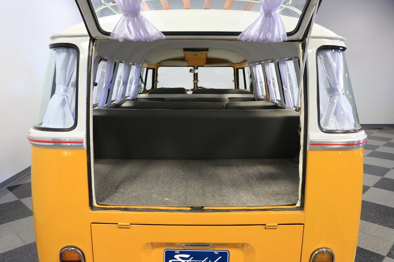 1974 Volkswagen Type 2 15 Window Transporter 43