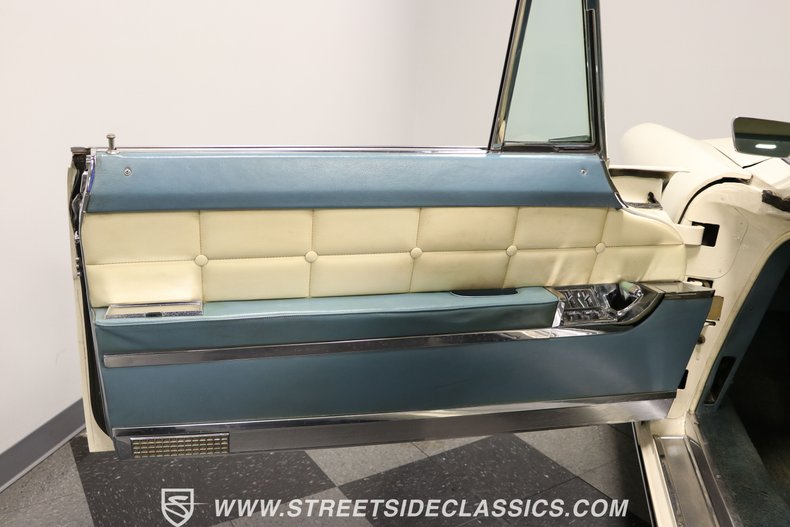1956 Lincoln Continental 41