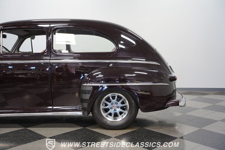 1948 Ford Super Deluxe 25