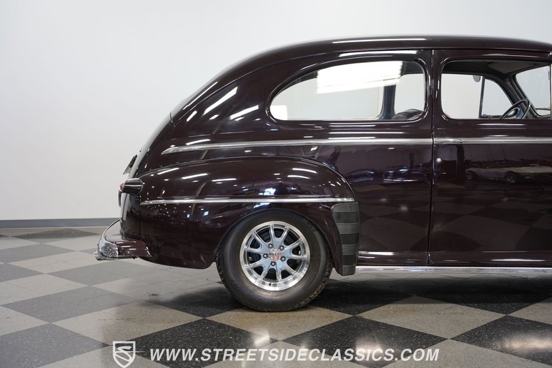 1948 Ford Super Deluxe 32
