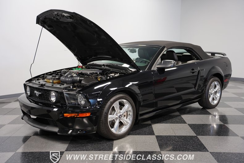 2009 Ford Mustang 35