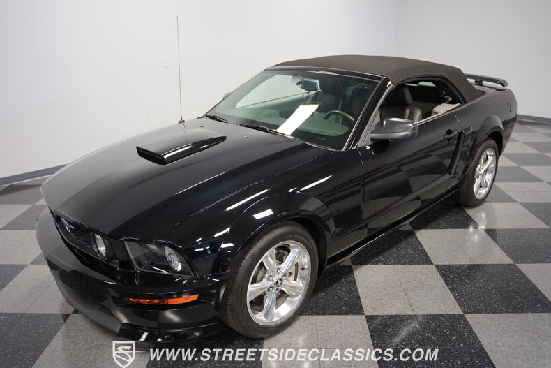 2009 Ford Mustang 21