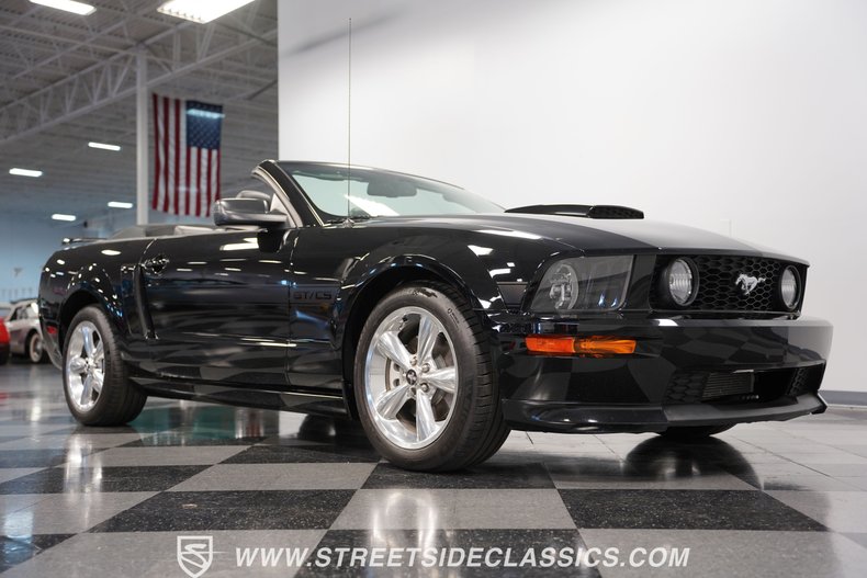 2009 Ford Mustang 34