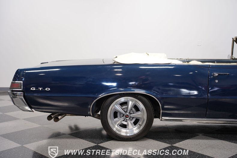 1965 Pontiac LeMans 32