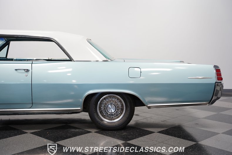 1963 Pontiac Bonneville 25