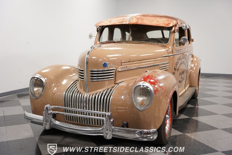 1939 Chrysler Royal 20
