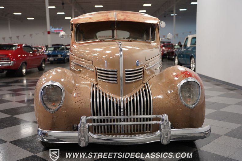 1939 Chrysler Royal 18