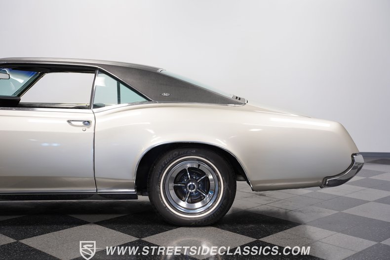 1967 Buick Riviera 25