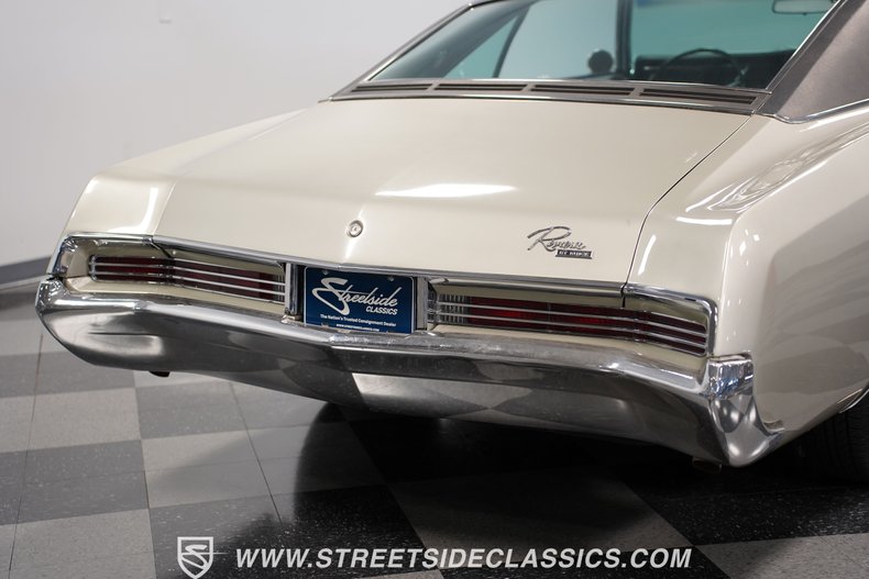 1967 Buick Riviera 30