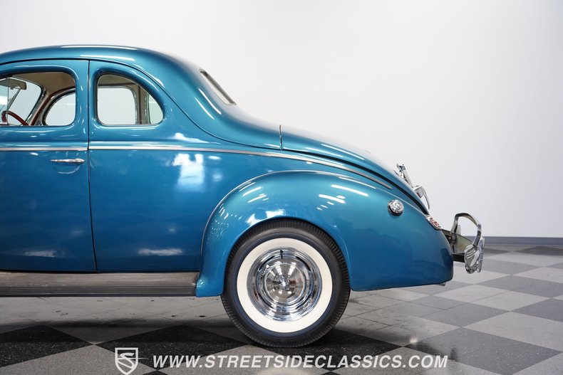 1940 Ford Deluxe 25