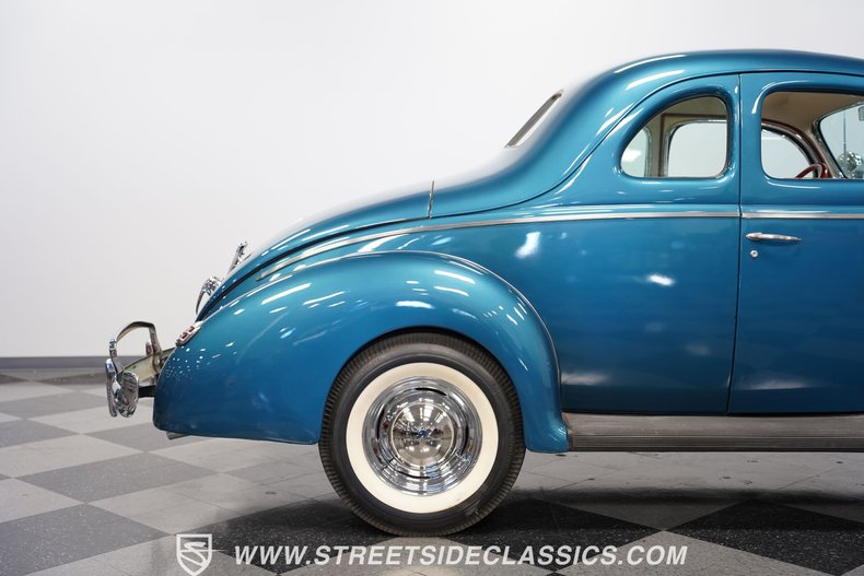 1940 Ford Deluxe 32