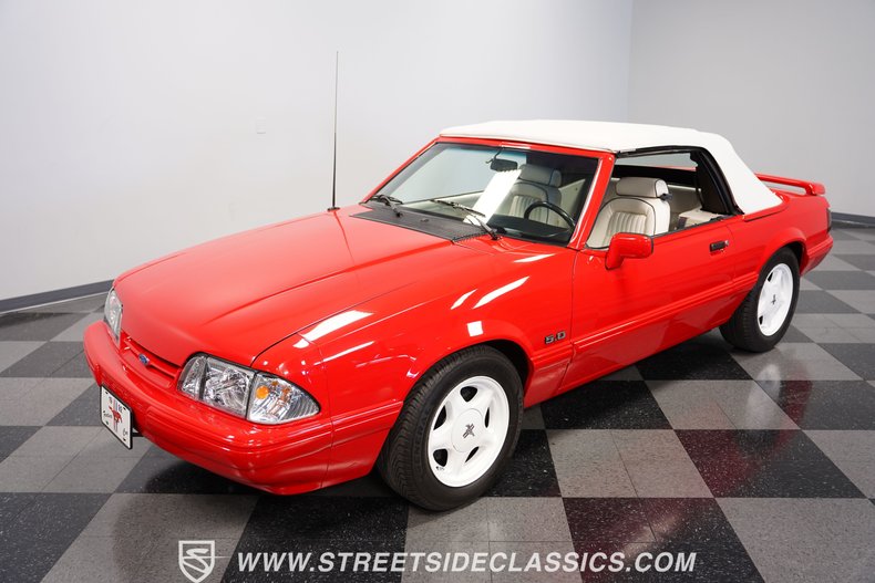 1992 Ford Mustang 21