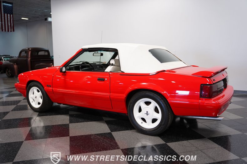 1992 Ford Mustang 8