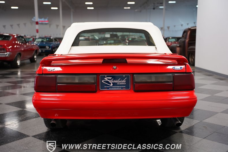 1992 Ford Mustang 10
