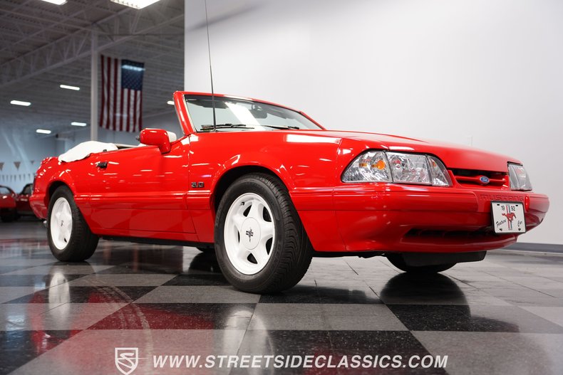 1992 Ford Mustang 34