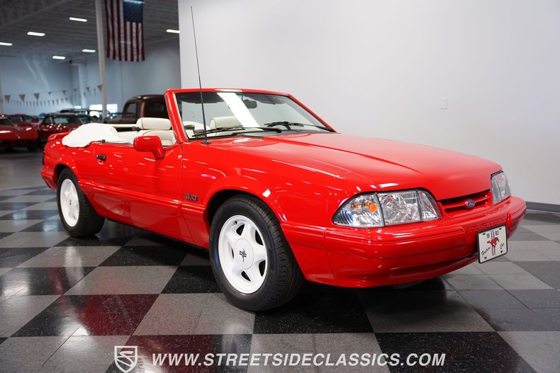 1992 Ford Mustang 17