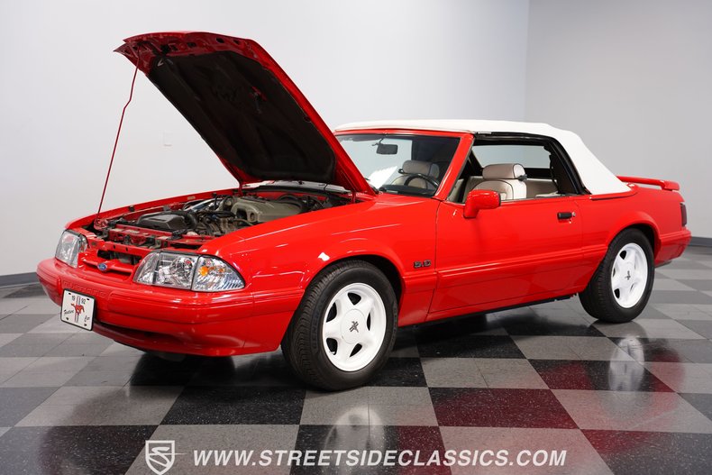 1992 Ford Mustang 35