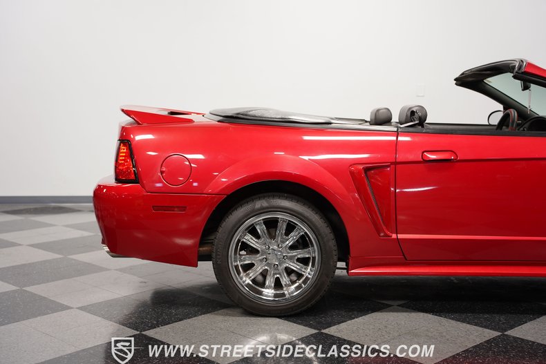 1999 Ford Mustang GT Convertible 32