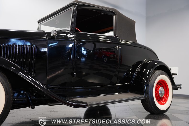 1932 Ford Cabriolet 23