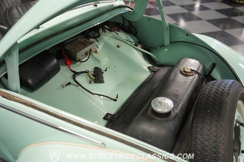 1961 Volkswagen Beetle 38