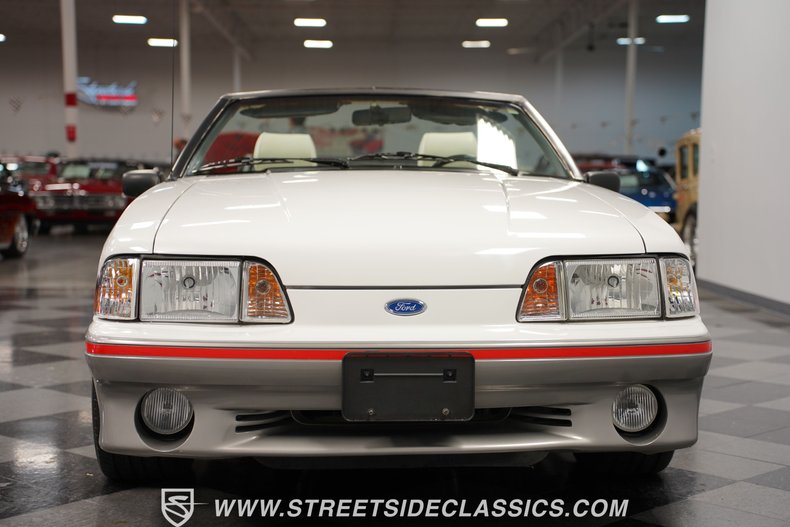 1988 Ford Mustang 18