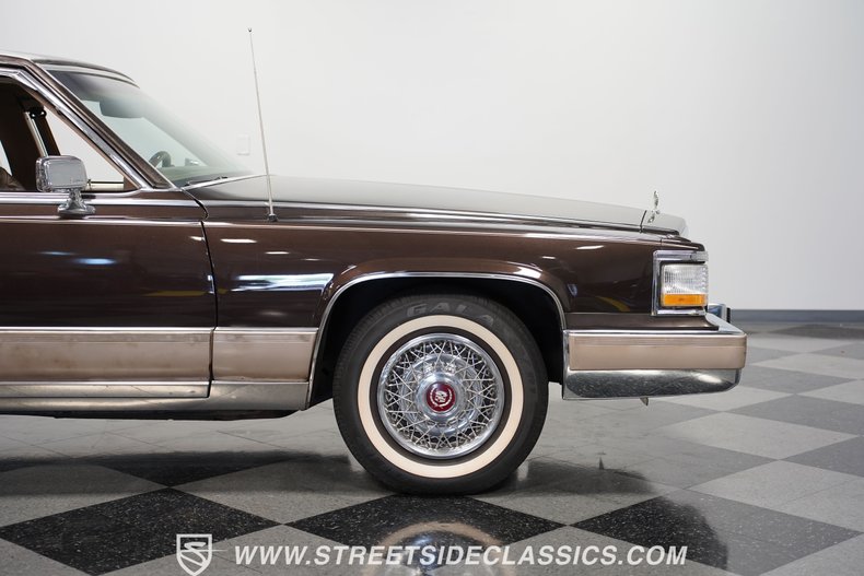 1991 Cadillac Brougham  32