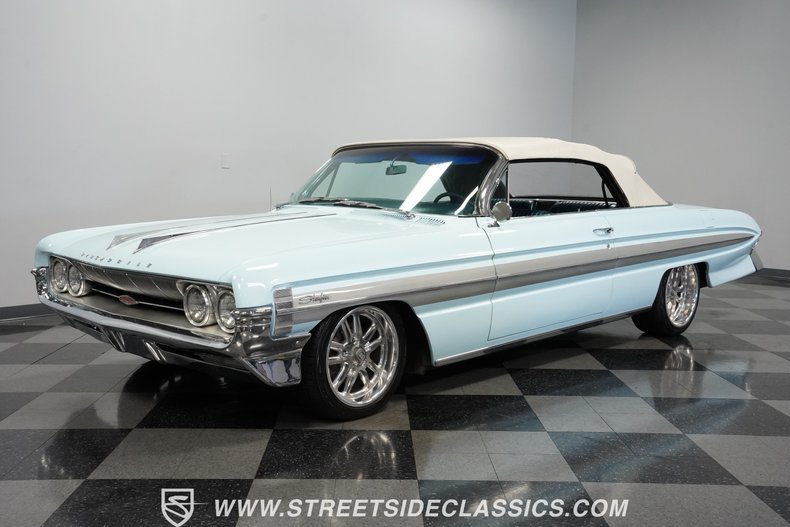 1961 Oldsmobile Starfire Convertible 5