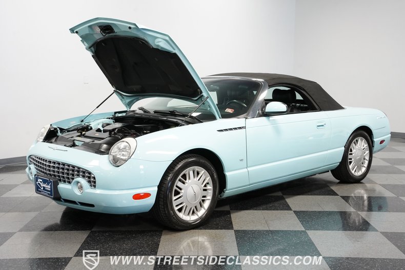 2003 Ford Thunderbird  31