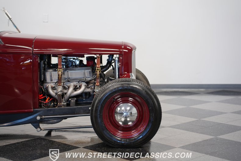 1932 Ford Roadster  30