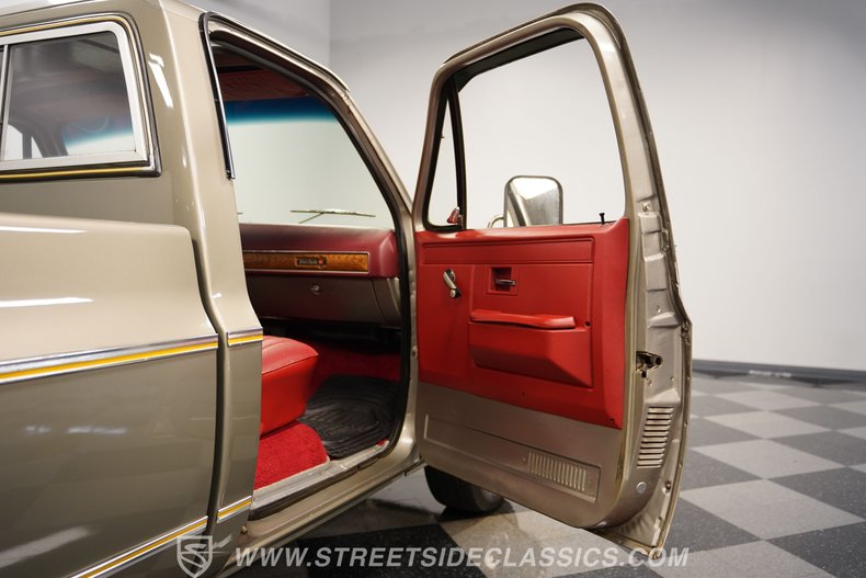 For Sale 1977 GMC C1500 Stock# 9847-CHA Fullscreen Grid Image 53