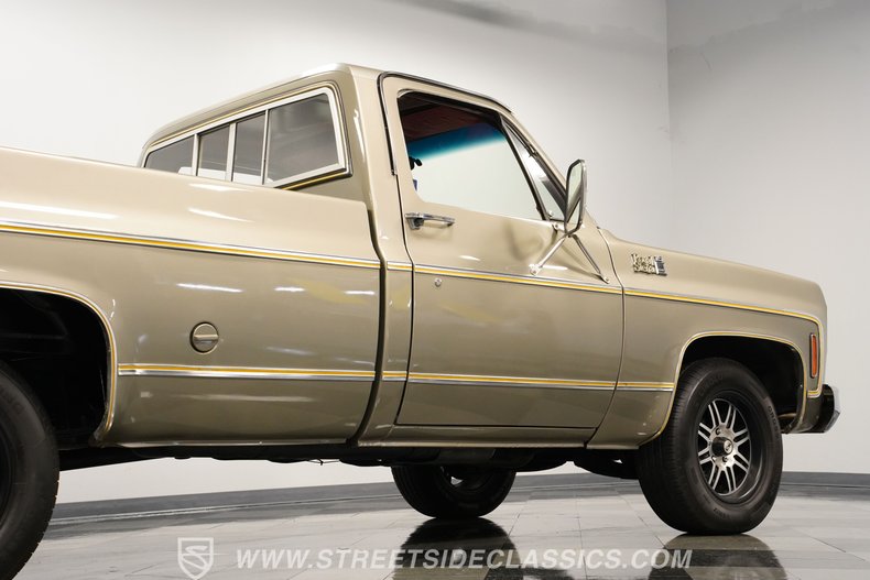 For Sale 1977 GMC C1500 Stock# 9847-CHA Fullscreen Grid Image 29
