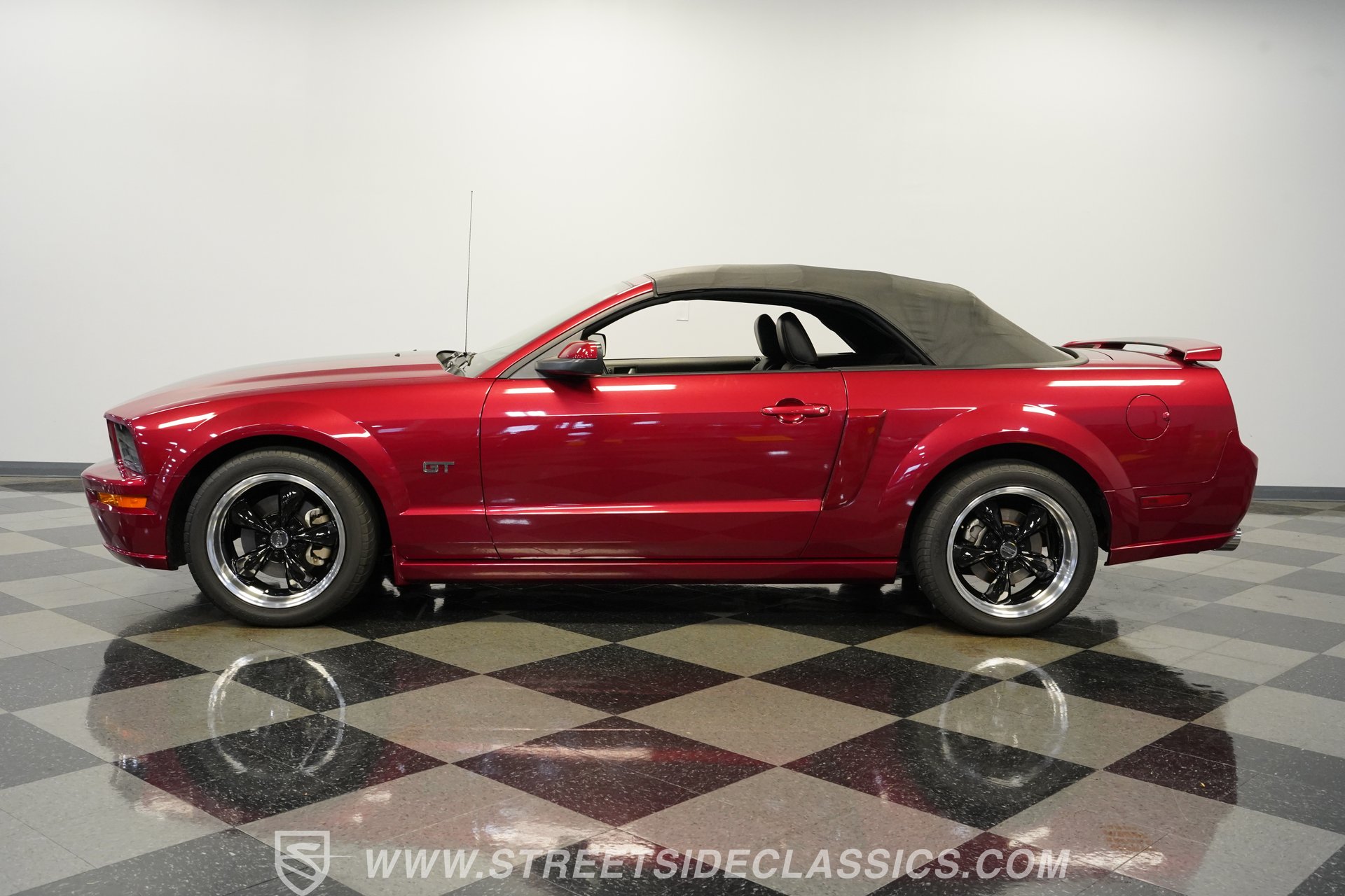 2006 Ford Mustang | Classic Cars for Sale - Streetside Classics