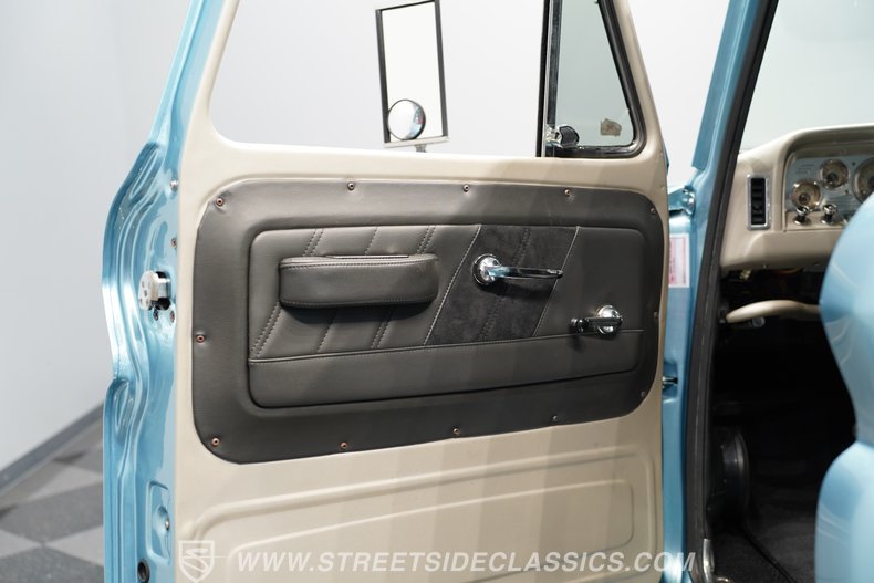 1964 Chevrolet C30 38