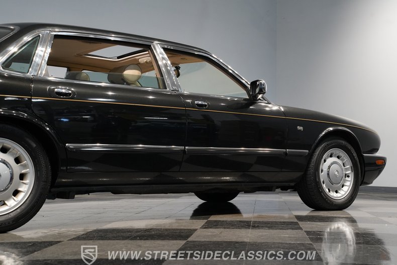 1998 Jaguar XJ 29