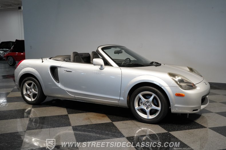 2001 Toyota MR2 16