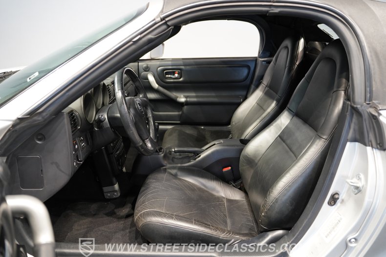 2001 Toyota MR2 39