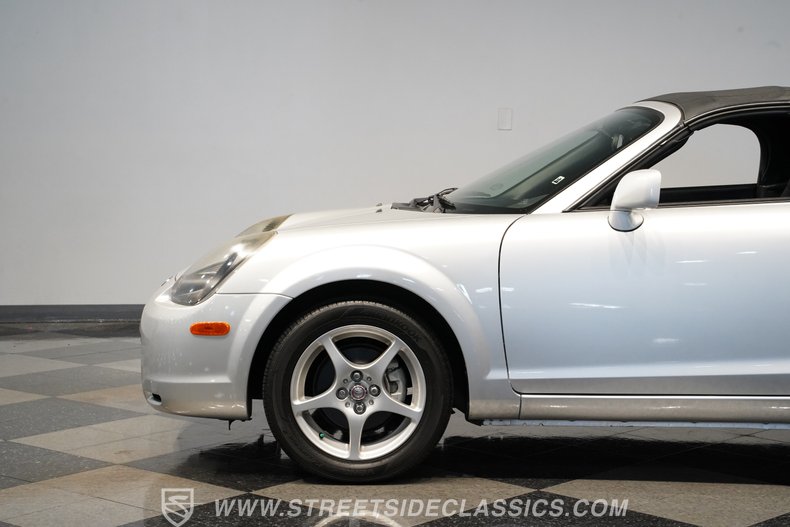 2001 Toyota MR2 24