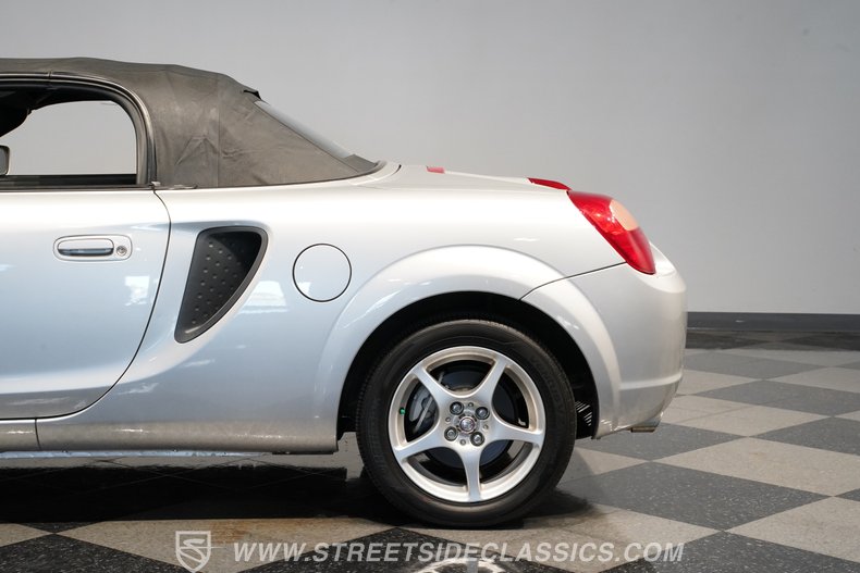 2001 Toyota MR2 25