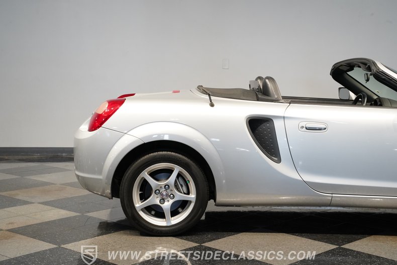 2001 Toyota MR2 30