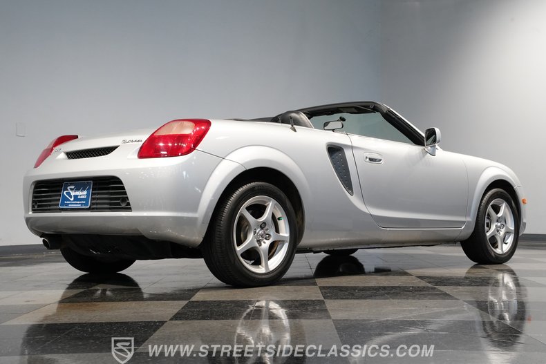 2001 Toyota MR2 28