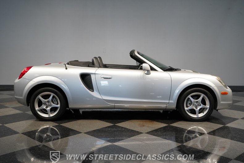 2001 Toyota MR2 15