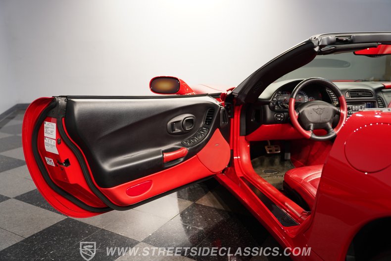 2004 Chevrolet Corvette 36