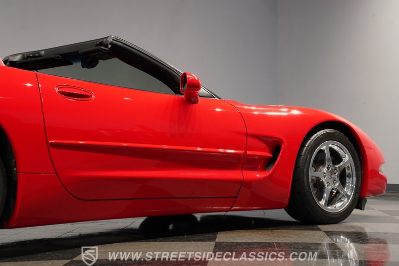 2004 Chevrolet Corvette 29